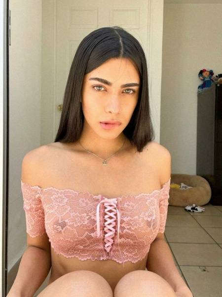 Gabrielle Maya (Gabriellefmaya) Nude OnlyFans Leaks (17 Photos) on dollser.com