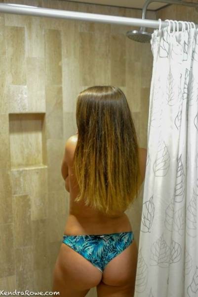 Kendra Rowe (cassiebbyxo, kendraarowe) Nude OnlyFans Leaks (5 Photos) on dollser.com