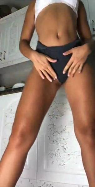 Paola Skye kitchen booty spreading & twerking snapchat premium xxx porn videos on dollser.com