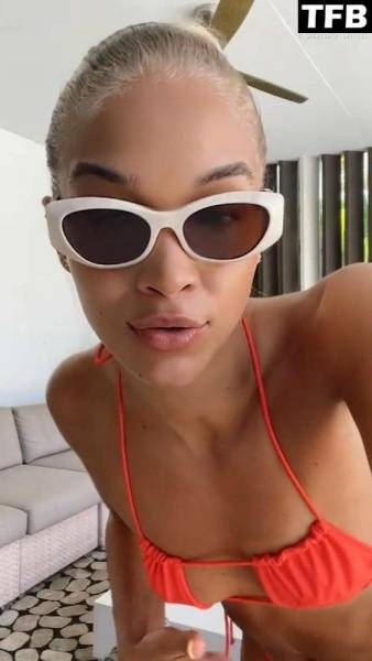 Jasmine Sanders Shows Off Her Sexy Bikini Body (10 Photos + Video) on dollser.com