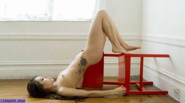 San Francisco model Mel Green nude on dollser.com