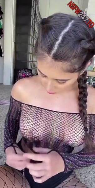 Violet Summers big boobs tease snapchat premium xxx porn videos on dollser.com