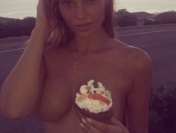 Samantha Hoopes Sexy on dollser.com