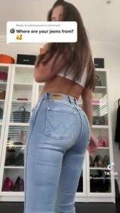 Leaked Tiktok Porn Phat ass squeezing into jeans 2026. Mega on dollser.com