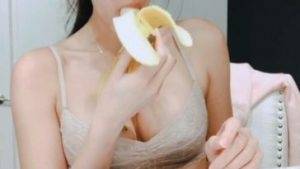 Cincinbear Banana Blowjob Onlyfans Video Leaked Mega on dollser.com
