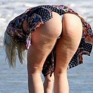 ARIEL WINTER RETURNS TO FLAUNTING HER FAT ASS IN A THONG thothub on dollser.com