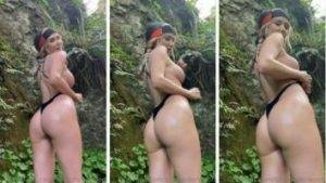 Sara Jean Underwood C3A2E282ACE2809C Shooting deep in the jungle on dollser.com