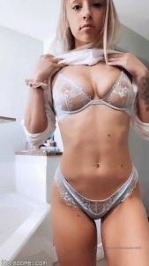 TheRealBrittFit Onlyfans Nude Sweet Teenie Bitch on dollser.com