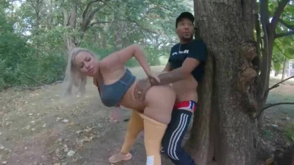 PAWG ass Blonde Cougar Get fucked in park1 on dollser.com