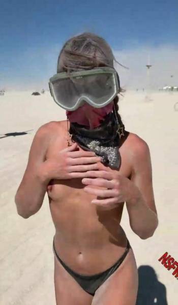 Riley Reid naked on desert onlyfans porn videos on dollser.com