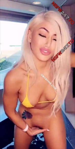 Gwen Singer yellow bikini tease snapchat premium xxx porn videos on dollser.com