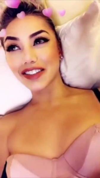 Gwen Singer vib orgasm snapchat premium xxx porn videos on dollser.com
