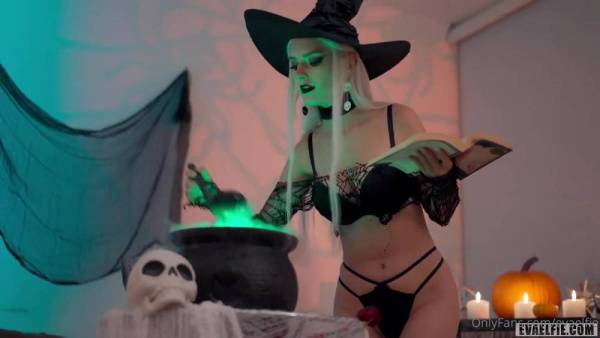 Eva Elfie Blowjob Witch Cosplay OnlyFans Video Leaked on dollser.com