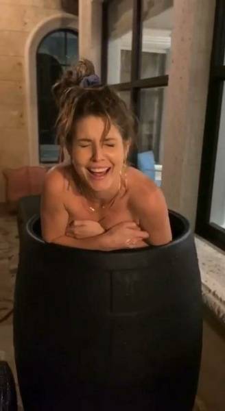 Amanda Cerny Nude Bath Dunking Video Leaked - Usa on dollser.com