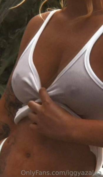 Iggy Azalea Nude See-Through Pool Onlyfans Video Leaked - Usa - Australia on dollser.com