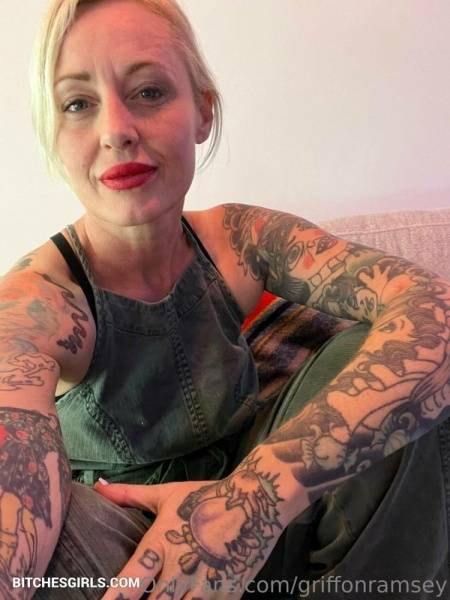 Griffon Ramsey Milf Porn - Onlyfans Leaked Nude Photos on dollser.com