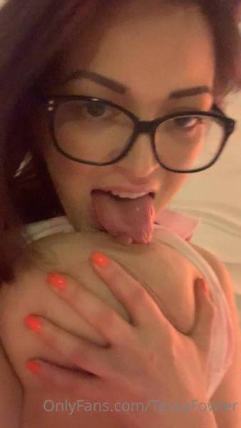 Tessa Fowler Nude Titty Lick OnlyFans Video Leaked - Usa on dollser.com