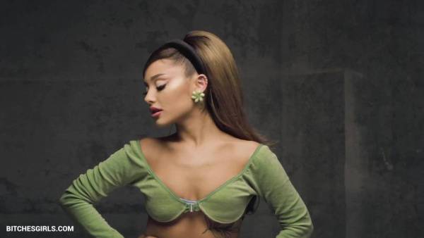 Ariana Grande Nude Celeb - Celebrities Leaked Nude Photo on dollser.com