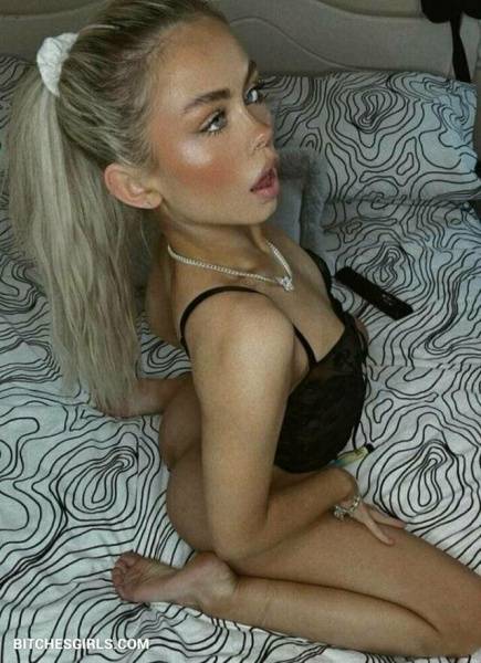 Elley Davies Instagram Naked Influencer - Onlyfans Leaked Nude Photo on dollser.com