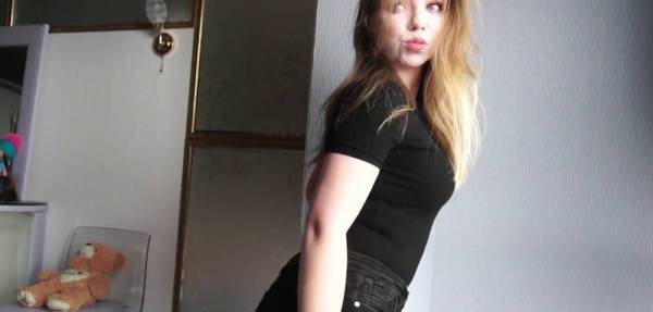 Russian cutie sent a video to boyfriend to LEVEL UP mood! - Russia on dollser.com