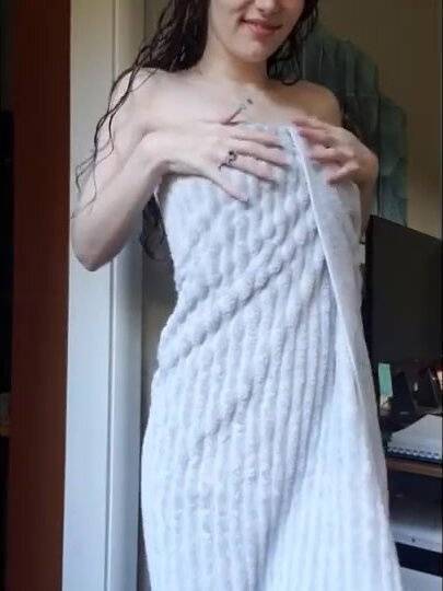 McKatenz Nude Onlyfans Lotion Rub Porn Leaked Video on dollser.com
