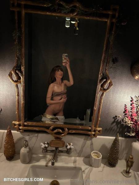 Riley Reid Petite Nude Girl - Therileyreid Onlyfans Leaked Naked Video on dollser.com