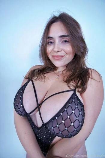 Mila Santos / Milababy143 / itmilaa / milababy69 Nude on dollser.com