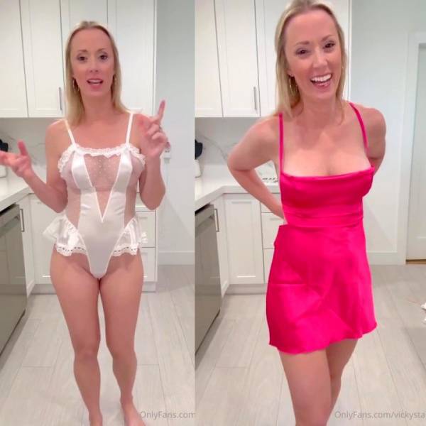 Vicky Stark Silk Nightwear Try-On Onlyfans Video Leaked on dollser.com