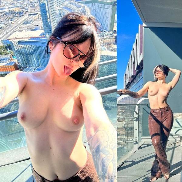 PeachJars Vegas Hotel Topless Selfies Onlyfans Set Leaked - Usa on dollser.com