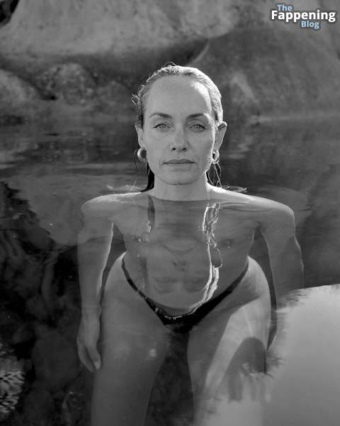 Amber Valletta Nude (4 Photos) on dollser.com