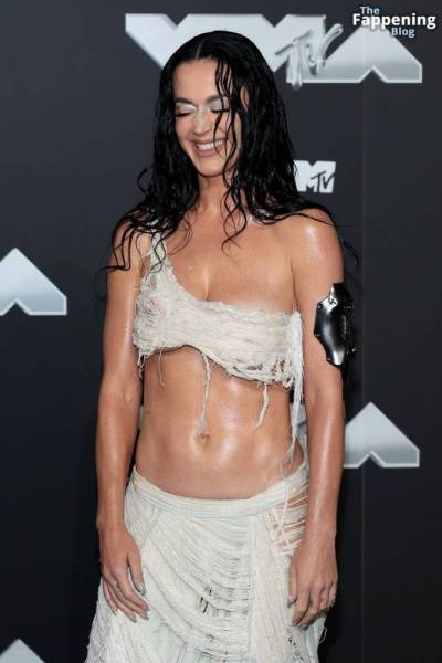 Katy Perry Goes Braless at the MTV Awards (161 Photos) on dollser.com