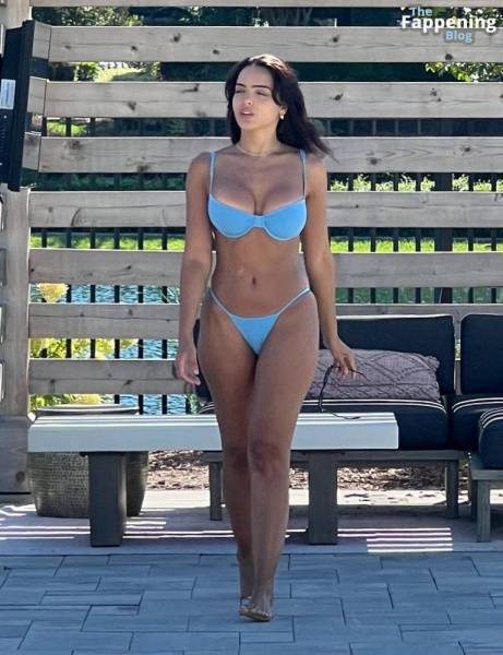 Lisa Ramos Shows Off Her Sexy Bikini Body (16 Photos) on dollser.com